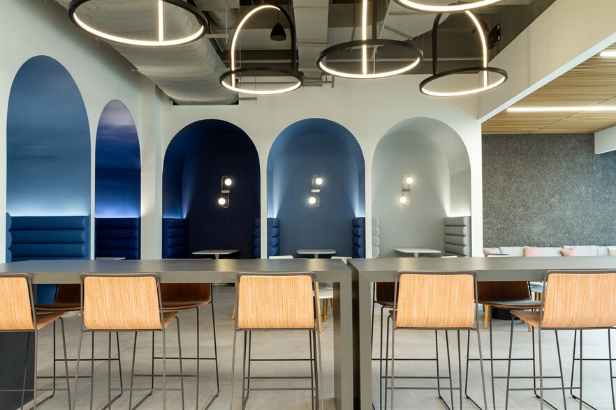 More Photos Of 3000 Pegasus Park Dr, Dallas Unknown For Lease