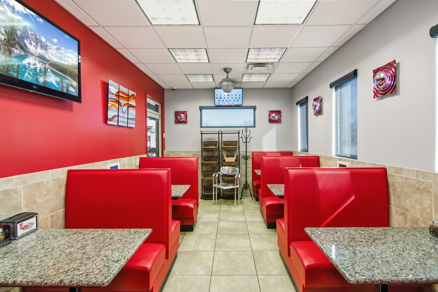 More Photos Of 7 Honey Springs Loop, Brumley Service Station For Sale