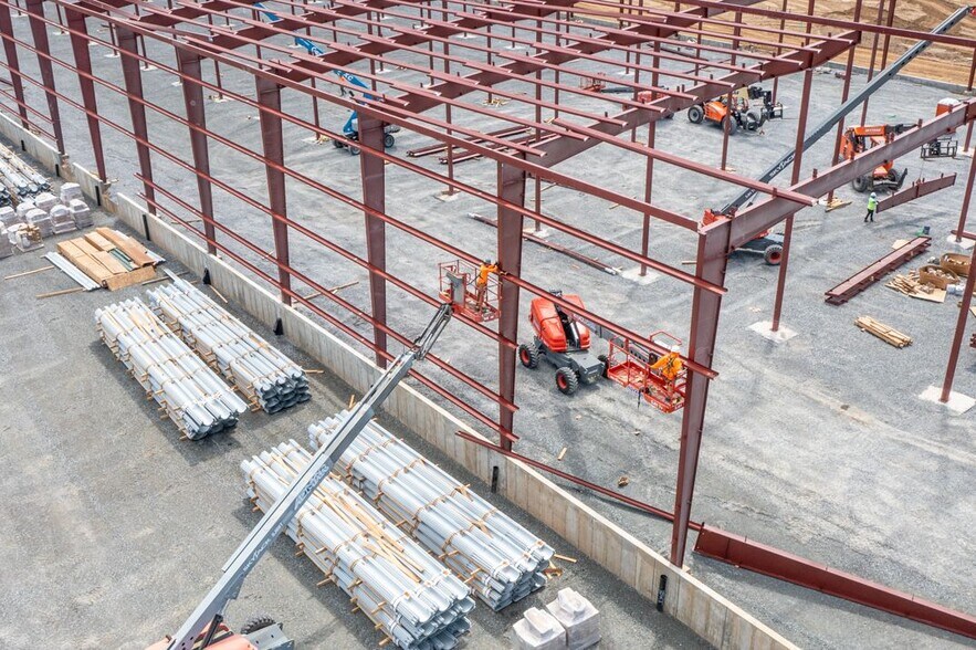 More Photos Of 10 Stonebreak Rd, Malta Distribution For Lease