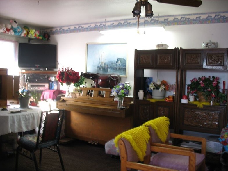 More Photos Of 1627 SE Stephens St, Roseburg Hotel For Sale
