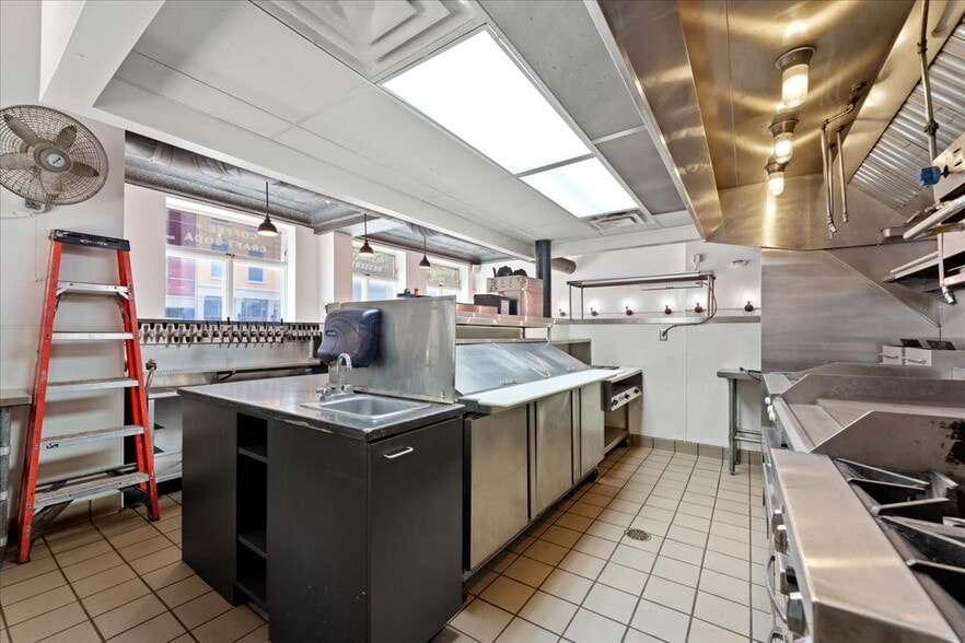 More Photos Of 1500 Race St, Cincinnati Apartments For Lease