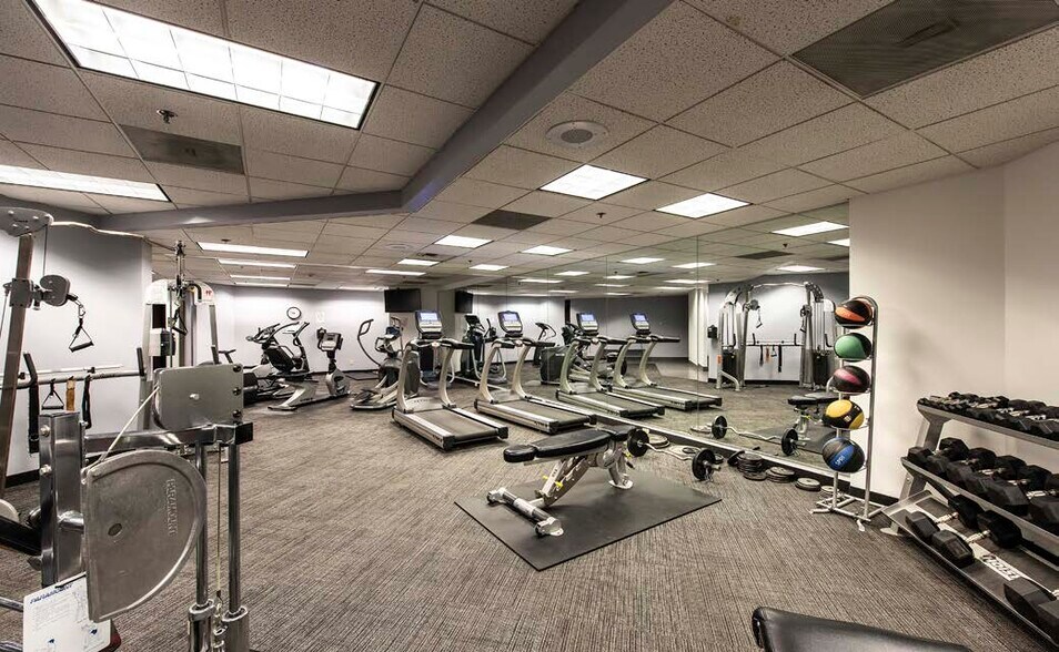 More Photos Of 2800 N Central Ave, Phoenix Office For Lease