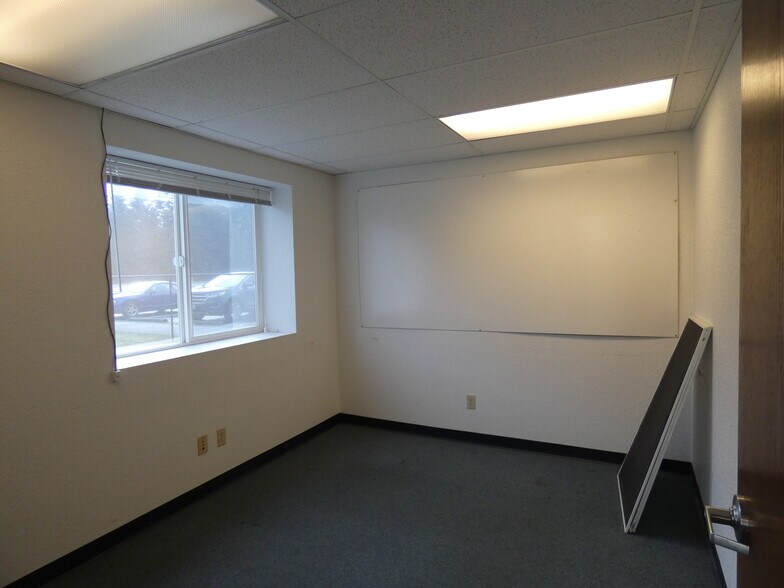More Photos Of 281 W Business Park Loop, Shelton Warehouse For Lease