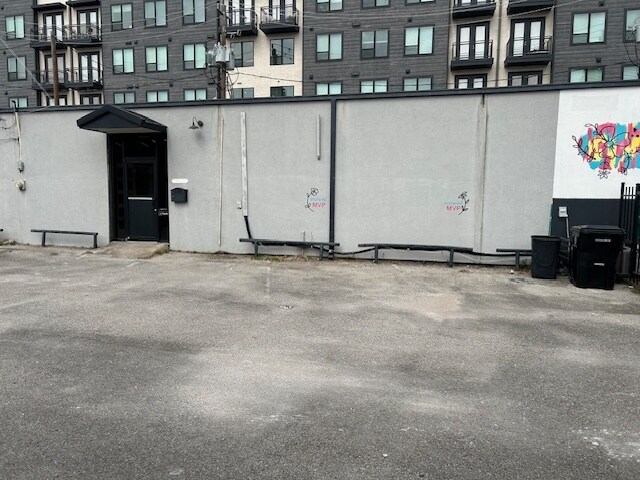 More Photos Of 613 1/2 W 19th St, Houston Storefront Retail Residential For Lease