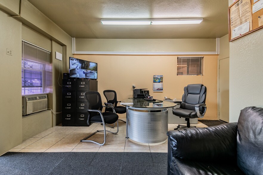 More Photos Of 4615 N 34th St, Tampa Warehouse For Sale