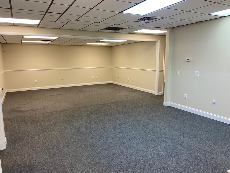 More Photos Of 3501 SW 2nd Ave, Gainesville Restaurant For Lease