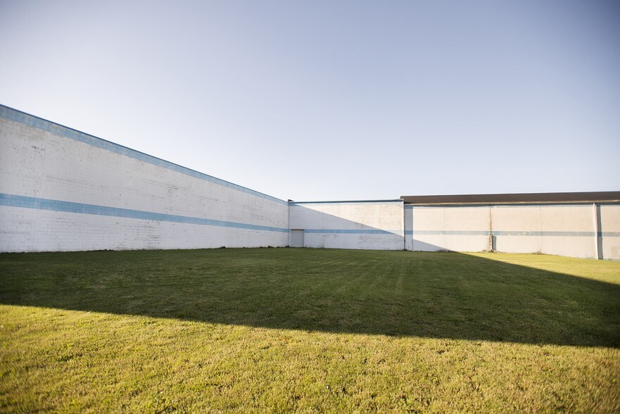 More Photos Of 1349 Cumberland St, Lebanon Manufacturing For Lease