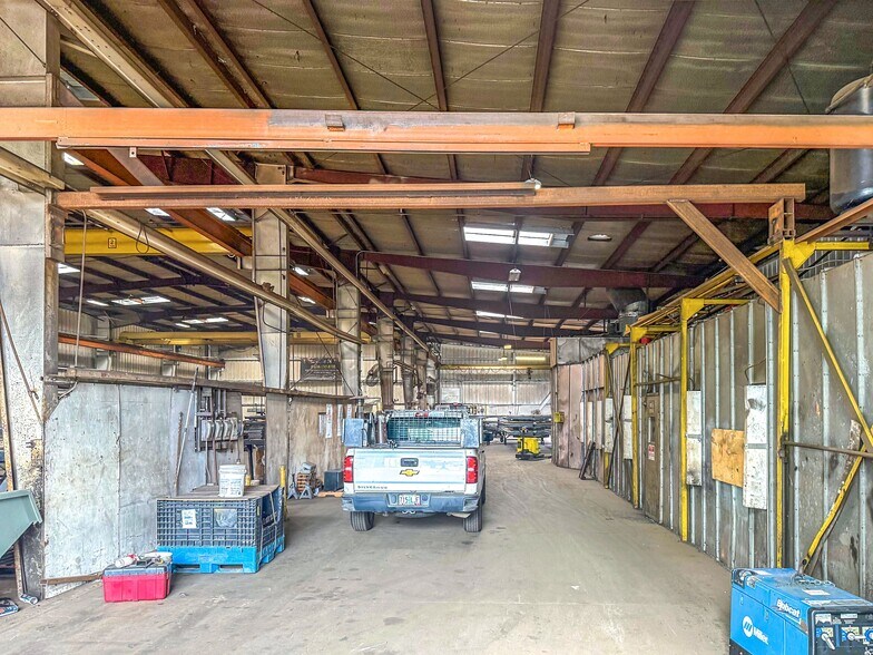 More Photos Of 280 SE Booth Bend Rd, McMinnville Manufacturing For Sale