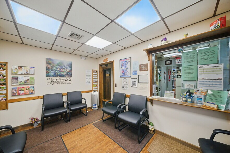 More Photos Of 11 Vernon Ave, Hamburg Medical For Lease