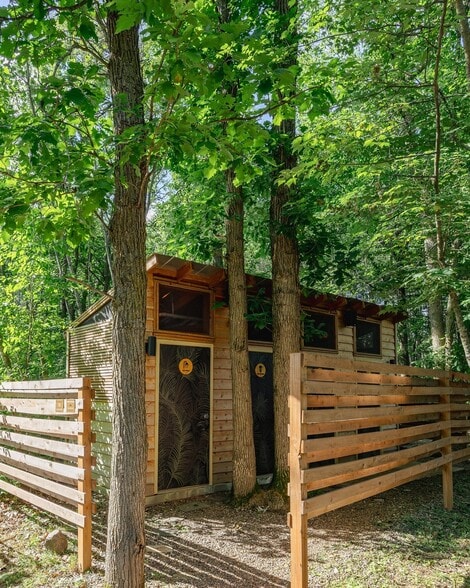 More Photos Of 22642 Highway 6 N, Crosby Hotel For Sale