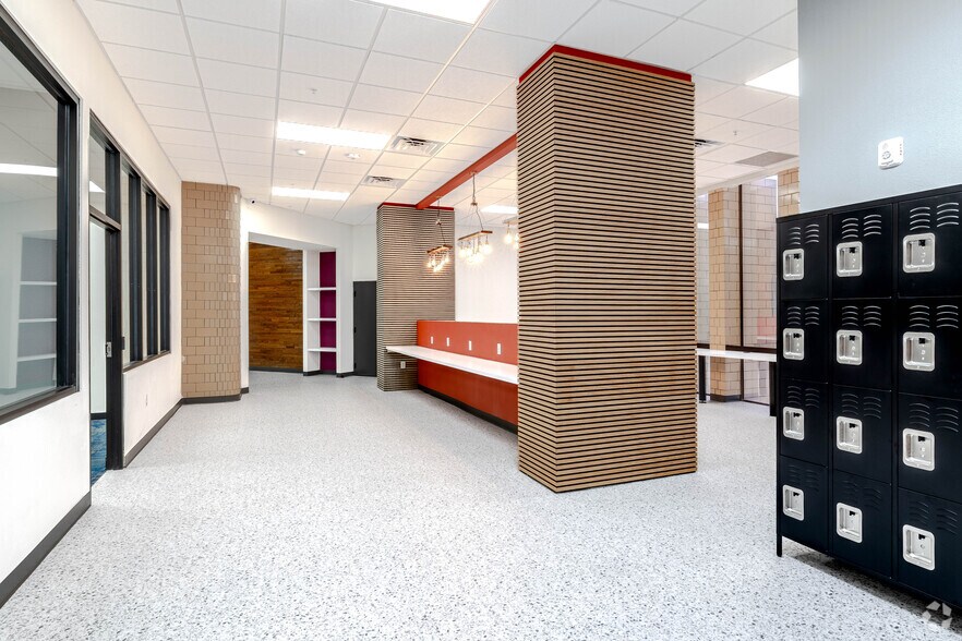 More Photos Of 250 Magnolia Ave SW, Winter Haven Coworking Space