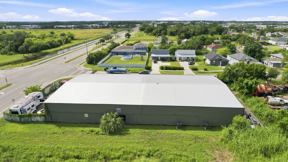 More Photos Of 3535 Dora St, Fort Myers Industrial For Sale
