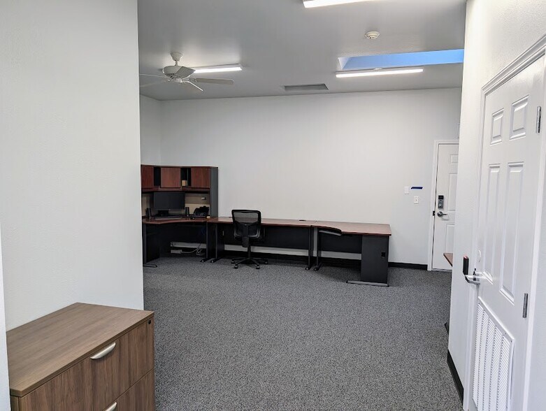 More Photos Of 105 Washington Blvd, Algona Office For Lease