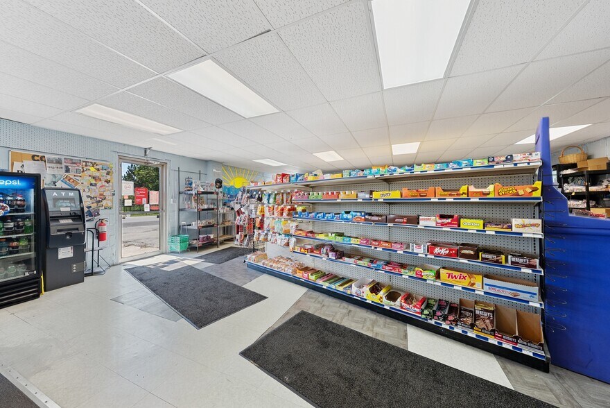 More Photos Of 7697 E Harbor Rd, Lakeside Marblehead Convenience Store For Sale