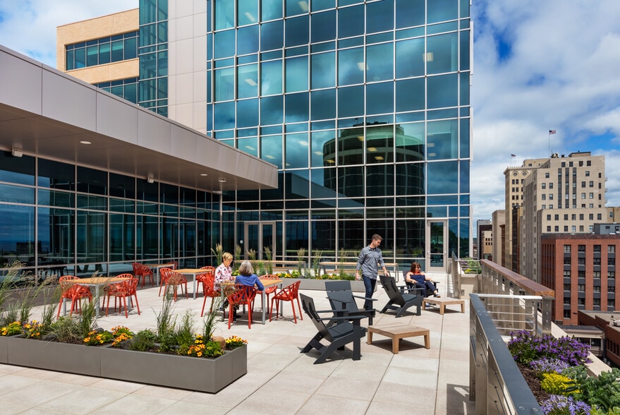 More Photos Of 425 W Superior St, Duluth Office For Lease
