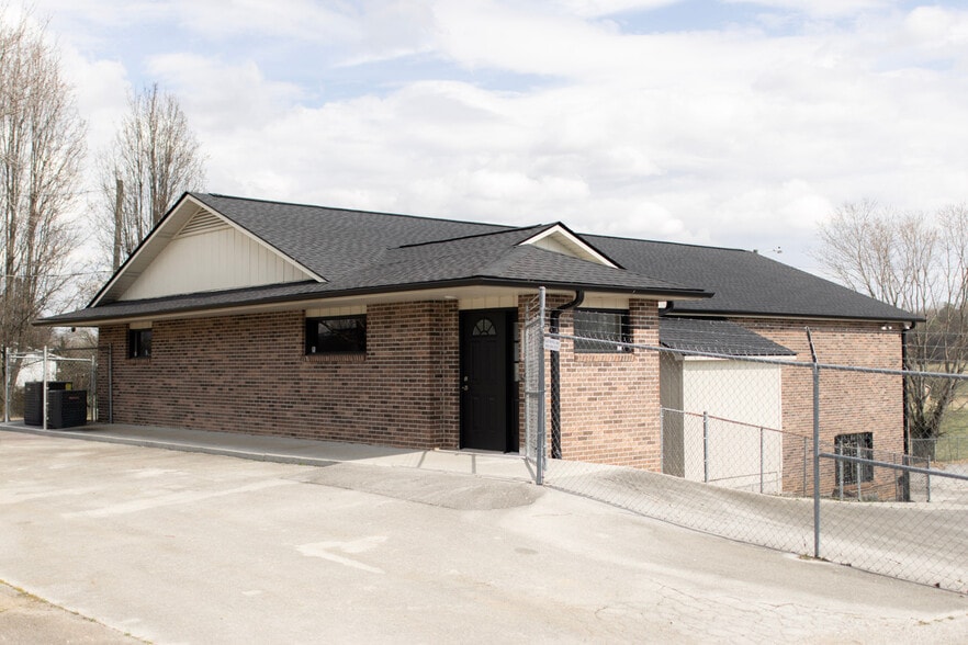 More Photos Of 10022 Rutledge Pike, Knoxville Medical For Sale