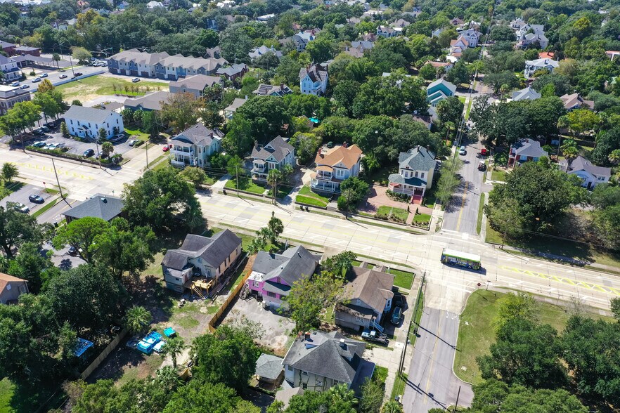 More Photos Of 921 N Palafox St, Pensacola Office For Sale