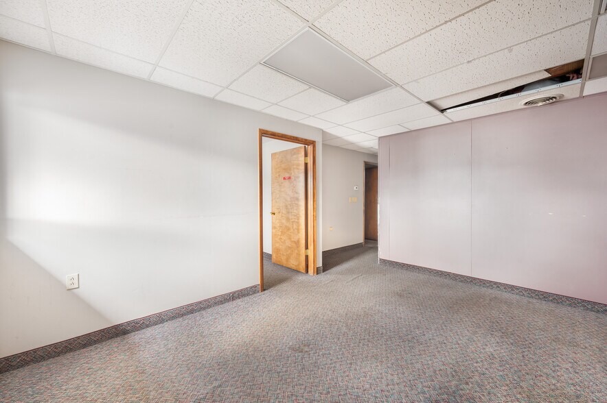 More Photos Of 203 S 3rd Ave, Big Rapids Medical For Sale