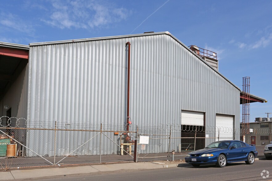 More Photos Of 2660 S Dearing Ave, Fresno Manufacturing For Lease