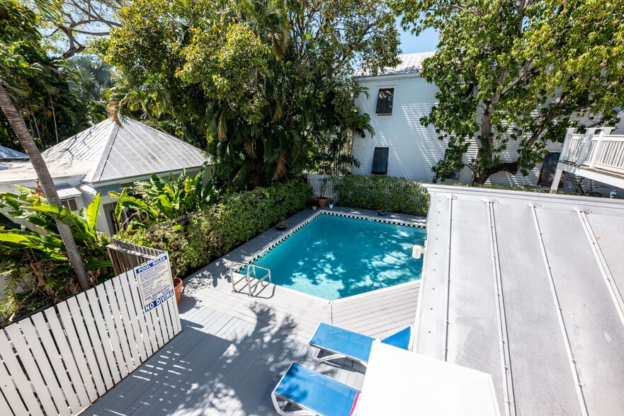 More Photos Of 412 Frances St, Key West Hotel For Sale