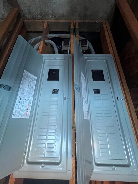 More Photos Of 124 E Main St, Sheridan Storefront For Sale