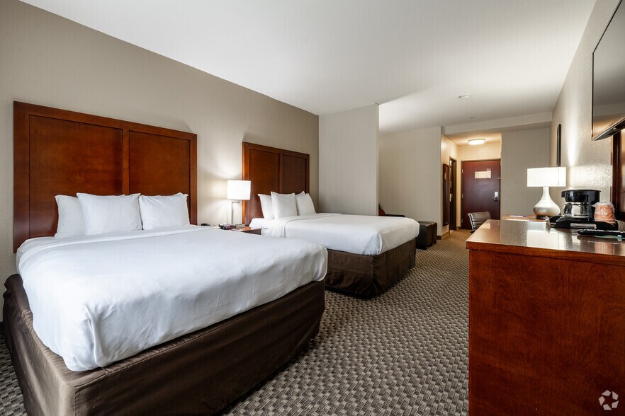 More Photos Of 9345 Highway 6, Navasota Hospitality For Sale