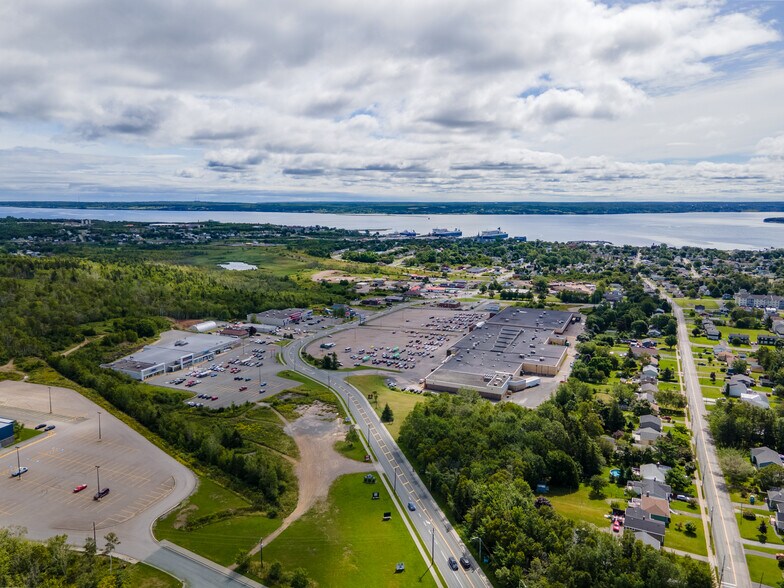 More Photos Of 116 King St, Cape Breton Freestanding For Lease