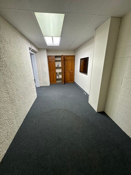 More Photos Of 205 N Lake St, Aurora Storefront Retail Residential For Lease