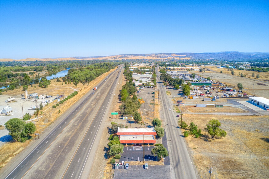 More Photos Of 2950 Feather River Blvd, Oroville Light Distribution For Sale