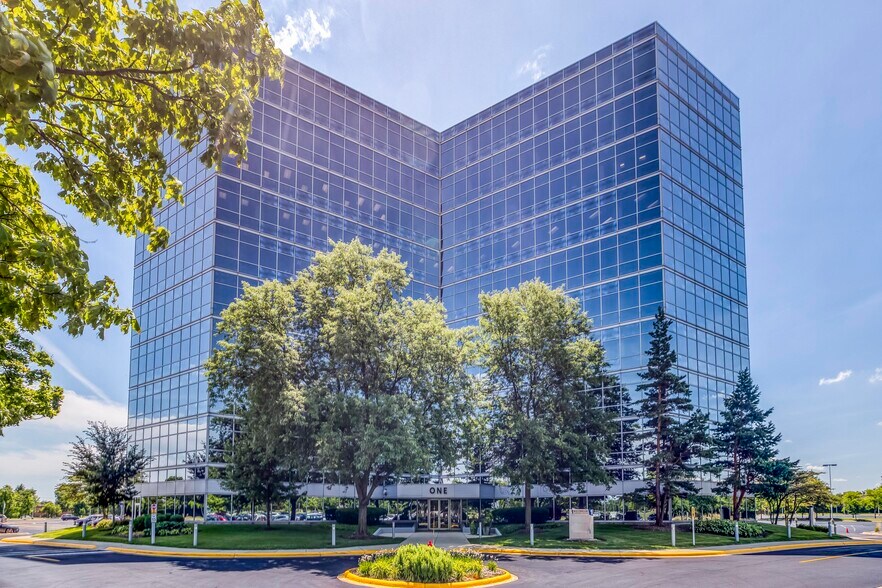 More Photos Of 1415 W 22nd St, Oak Brook Coworking Space