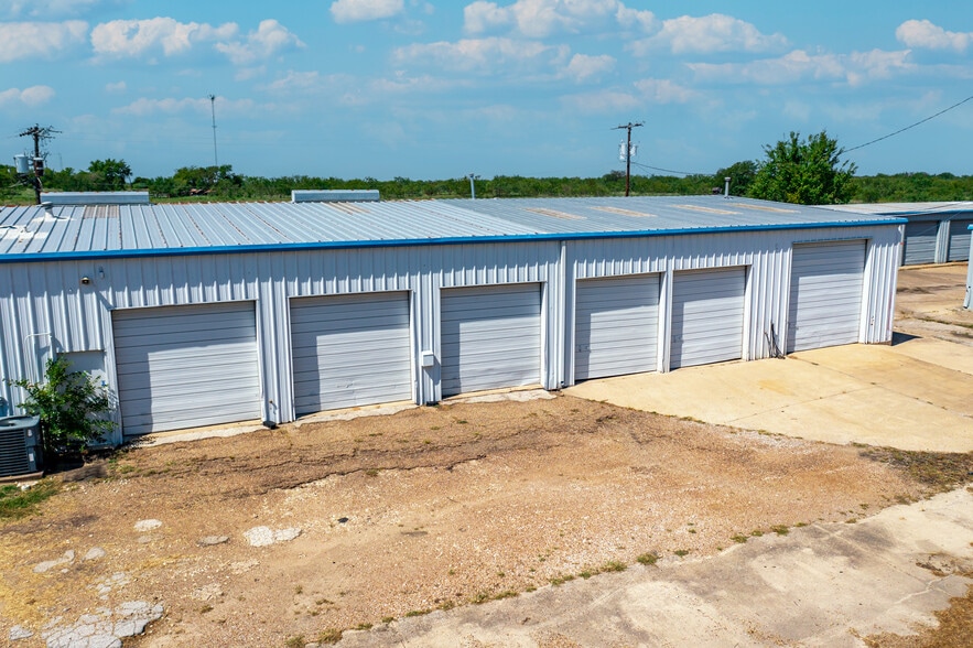 More Photos Of 5878 W US Highway 80, Terrell Showroom For Sale