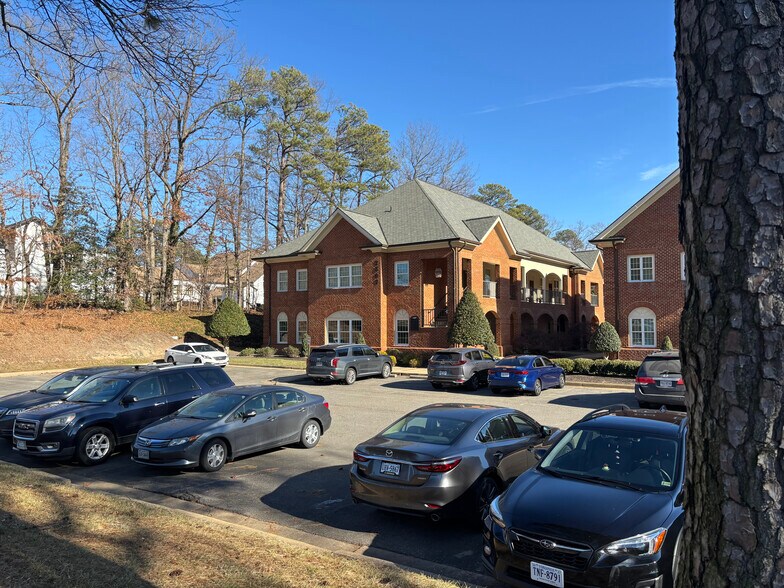 More Photos Of 2307 N Parham Rd, Richmond Office For Lease