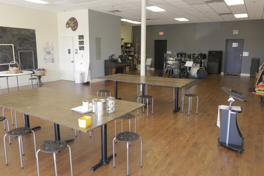 More Photos Of 80 N Central Ave, Umatilla Storefront Retail Residential For Sale