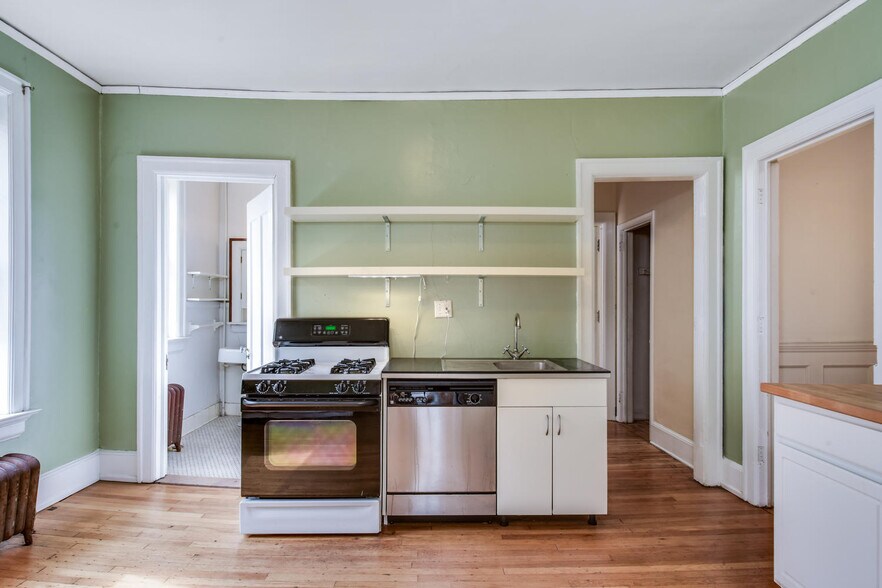 More Photos Of 1121 Van Dyke St, Detroit Apartments For Sale