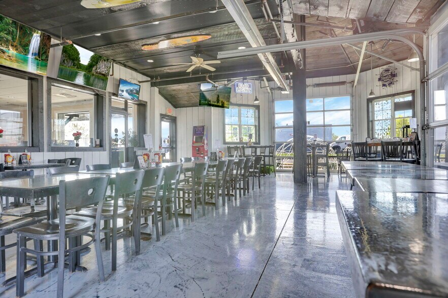 More Photos Of 1122 Hebron Rd, Heath Restaurant For Sale