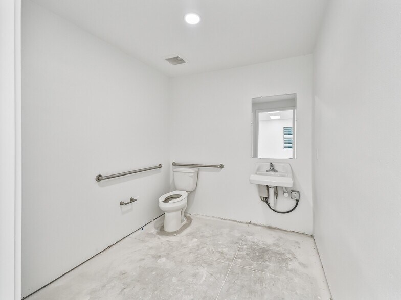 More Photos Of 871-801 Highway 466, Lady Lake Unknown For Lease
