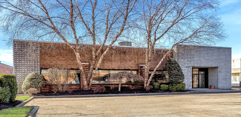 More Photos Of 22 Colt Ct, Ronkonkoma Warehouse For Sale