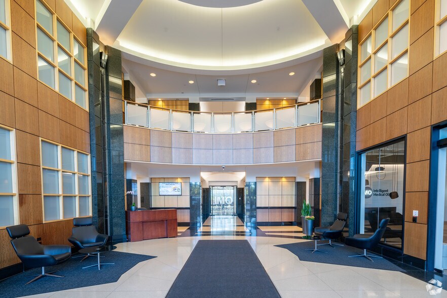 More Photos Of 9500 W Bryn Mawr Ave, Rosemont Office For Lease