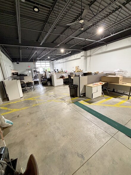 More Photos Of 1960 S Case Pky, Twinsburg Warehouse For Sale