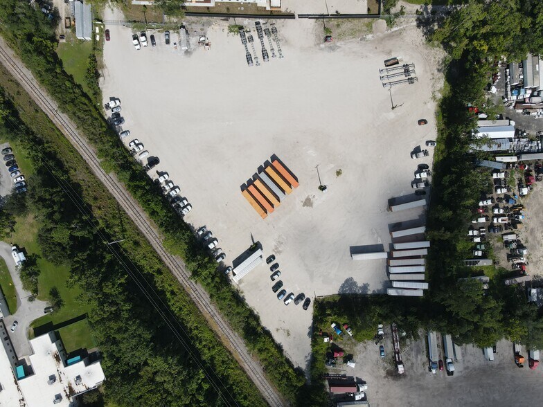 More Photos Of 3535 Rio Grande Ave, Jacksonville Warehouse For Lease