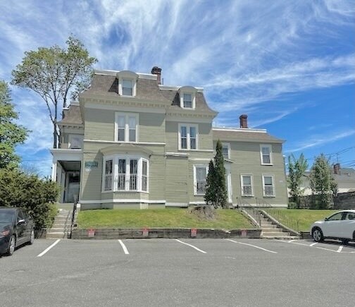 More Photos Of 8 Jackson Ct, Lawrence Office Residential For Lease