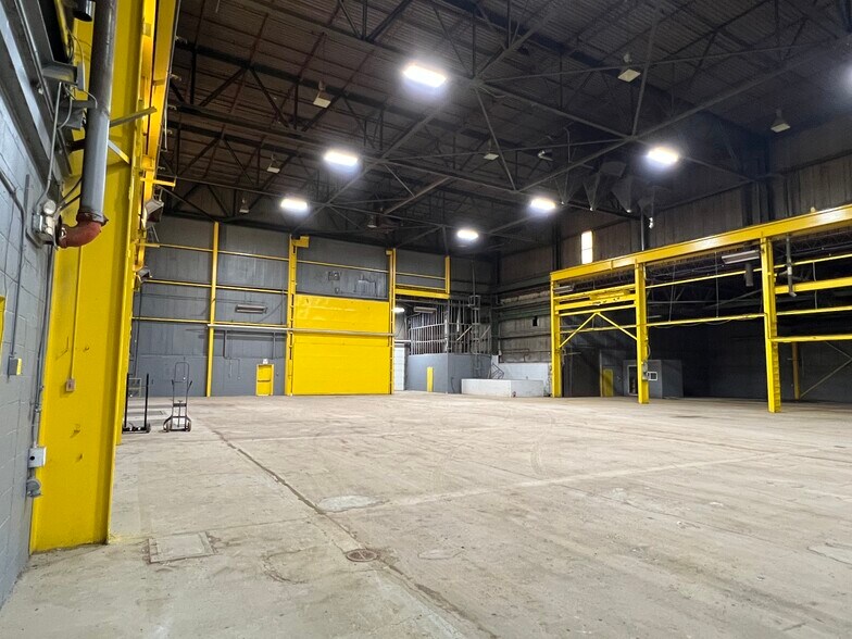 More Photos Of 1 Chandler Rd, Amherst Distribution For Sale