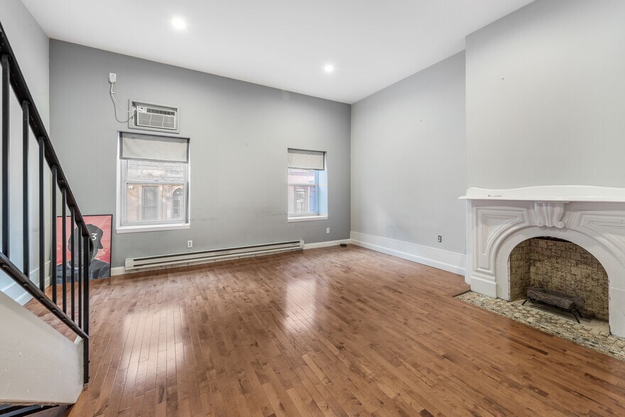 More Photos Of 2015 Walnut St, Philadelphia Apartments For Sale