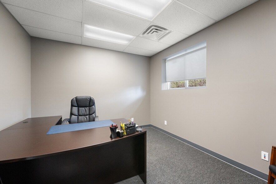 More Photos Of 802 Wabash Ave, Chesterton Office For Lease