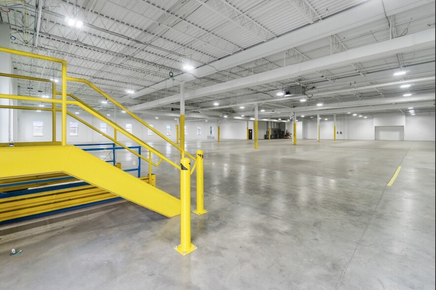 More Photos Of 6040 Tarbell Rd, Syracuse Flex For Lease