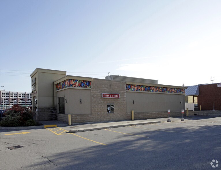 More Photos Of 217 Cross Ave, Oakville Restaurant For Lease