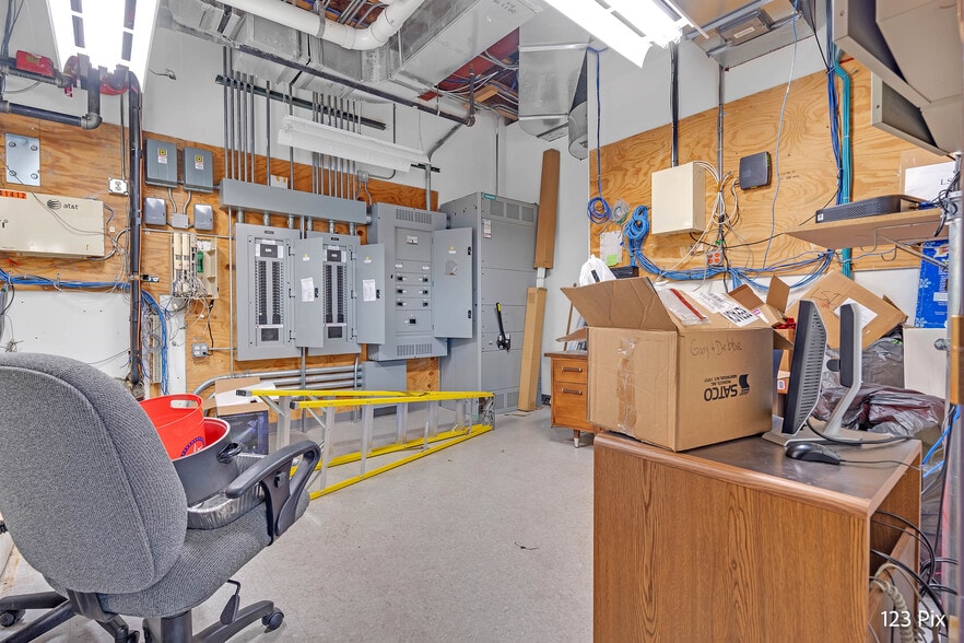 More Photos Of 41412 N Route 83, Antioch Office For Sale