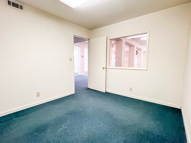 More Photos Of 1616 Alhambra Ave, Martinez Storefront For Lease