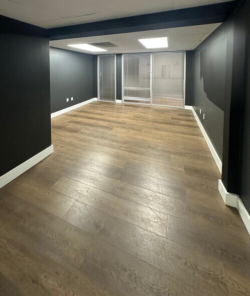 More Photos Of 5708 N Shepherd Dr, Houston Unknown For Lease