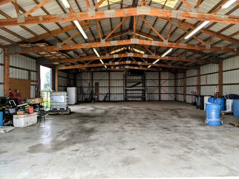 More Photos Of 377 Partnership Rd, Seguin Warehouse For Lease